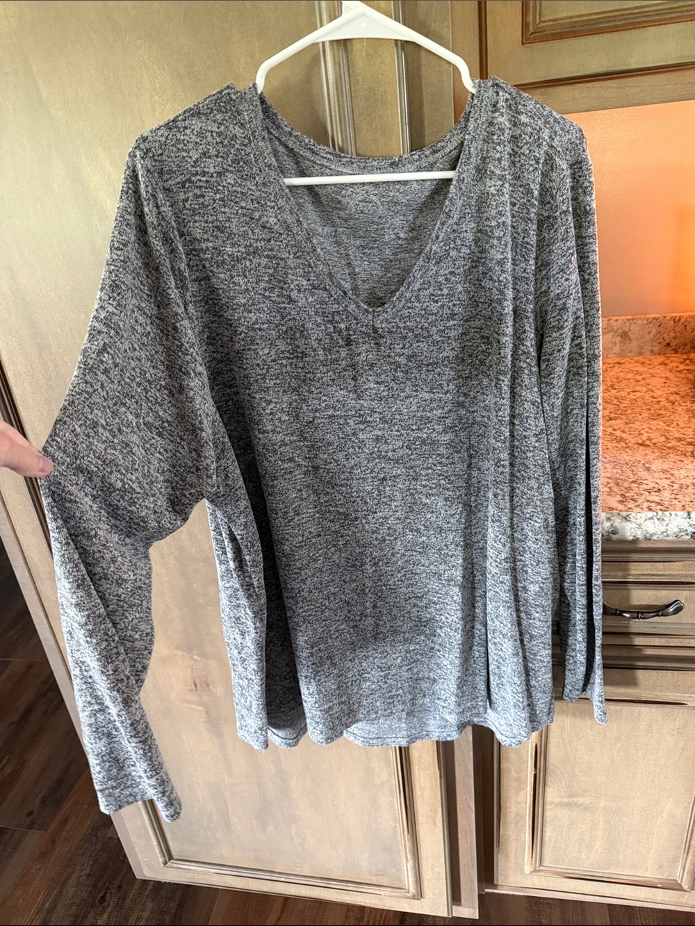 Maurices Heathered Gray V-Neck Long Sleeve Top